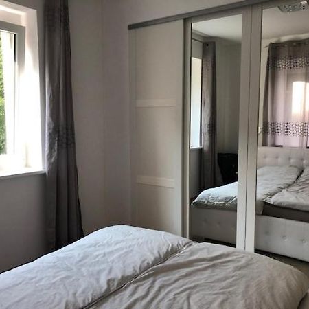 Velden View Ferienwohnung mit großer Sonnenterrasse und See- und Karawankenblick Velden am Wörthersee Exterior foto