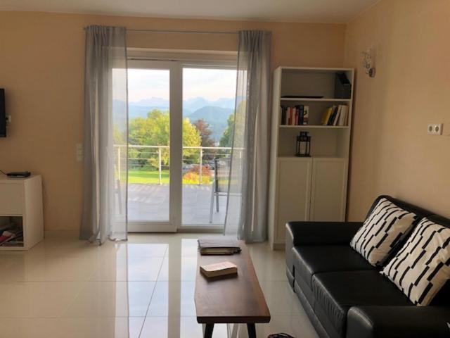 Velden View Ferienwohnung mit großer Sonnenterrasse und See- und Karawankenblick Velden am Wörthersee Exterior foto