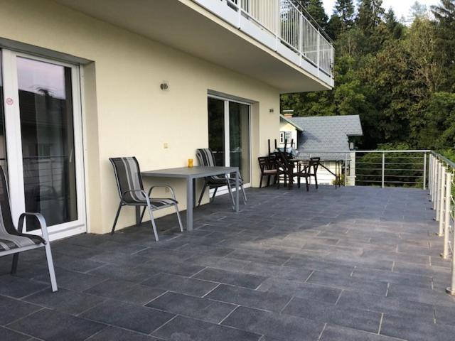 Velden View Ferienwohnung mit großer Sonnenterrasse und See- und Karawankenblick Velden am Wörthersee Exterior foto